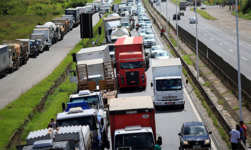 Camioneros bloquean las principales autovías y autopistas en Brasil